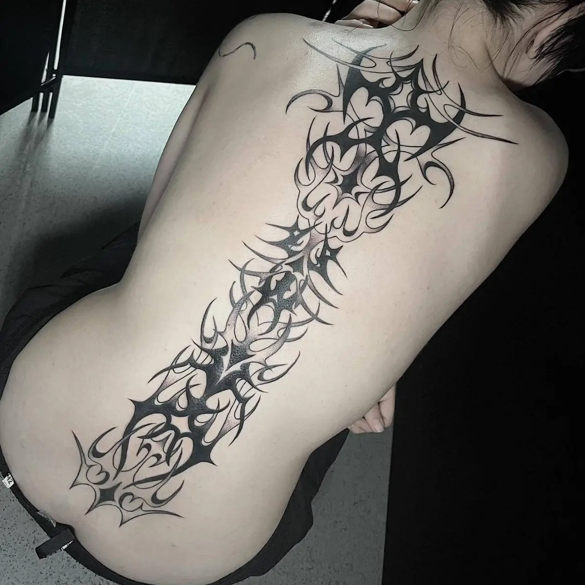 cozy_ragequit_tattoo_zürich_012.webp - Image of Cozy, Artist at Ragequit Tattoo Piercing Zurich
