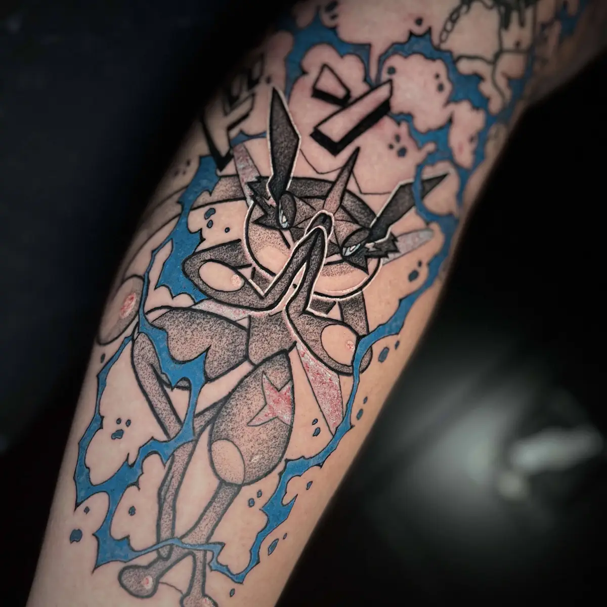 cozy_ragequit_tattoo_zürich_018.webp - Image of Cozy, Artist at Ragequit Tattoo Piercing Zurich