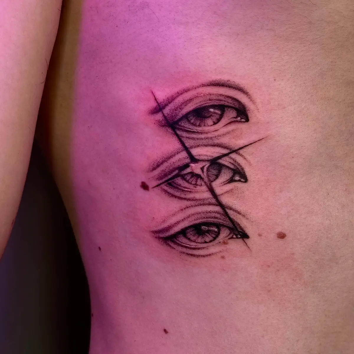 artwork_rory_010.webp - Image of Rory, Artist at Ragequit Tattoo Piercing Zurich